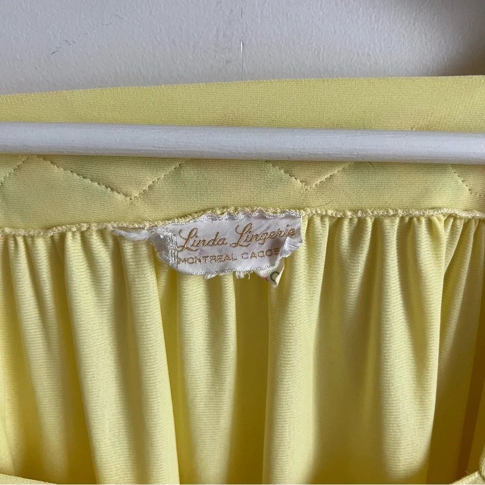 Vintage Linda Montréal Nylon Nightgown Yellow Flowers Embroidery One Size - Picture 8 of 15